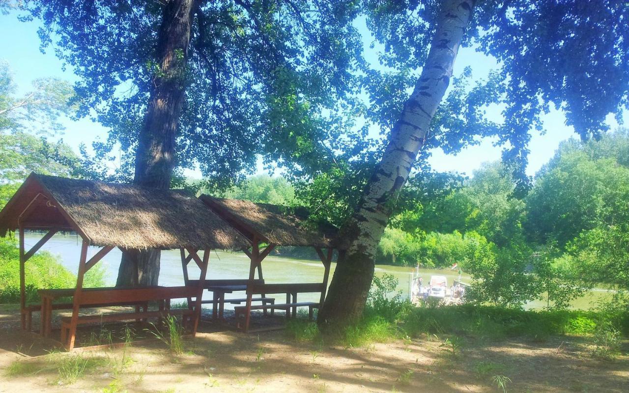 Elo Tisza Vendeghaz Hotel Nagykoru Exterior foto